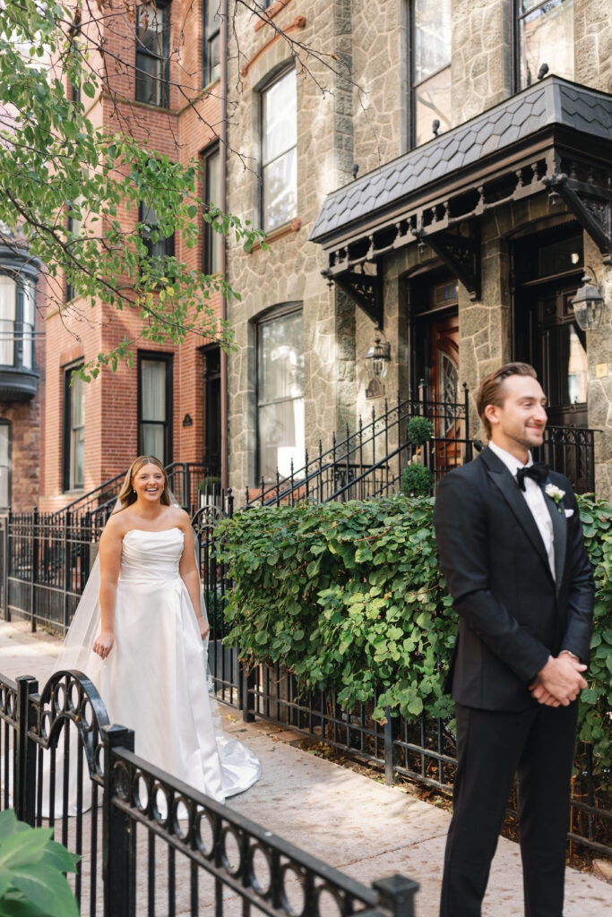 first look with bride and groom, wedding day photos, chicago wedding day, chicago photographer